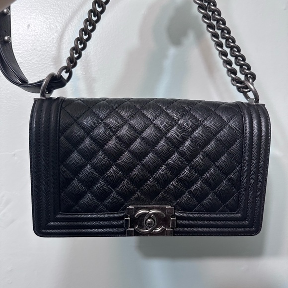Chanel classic black caviar medium boy bag - Picture 2 of 14